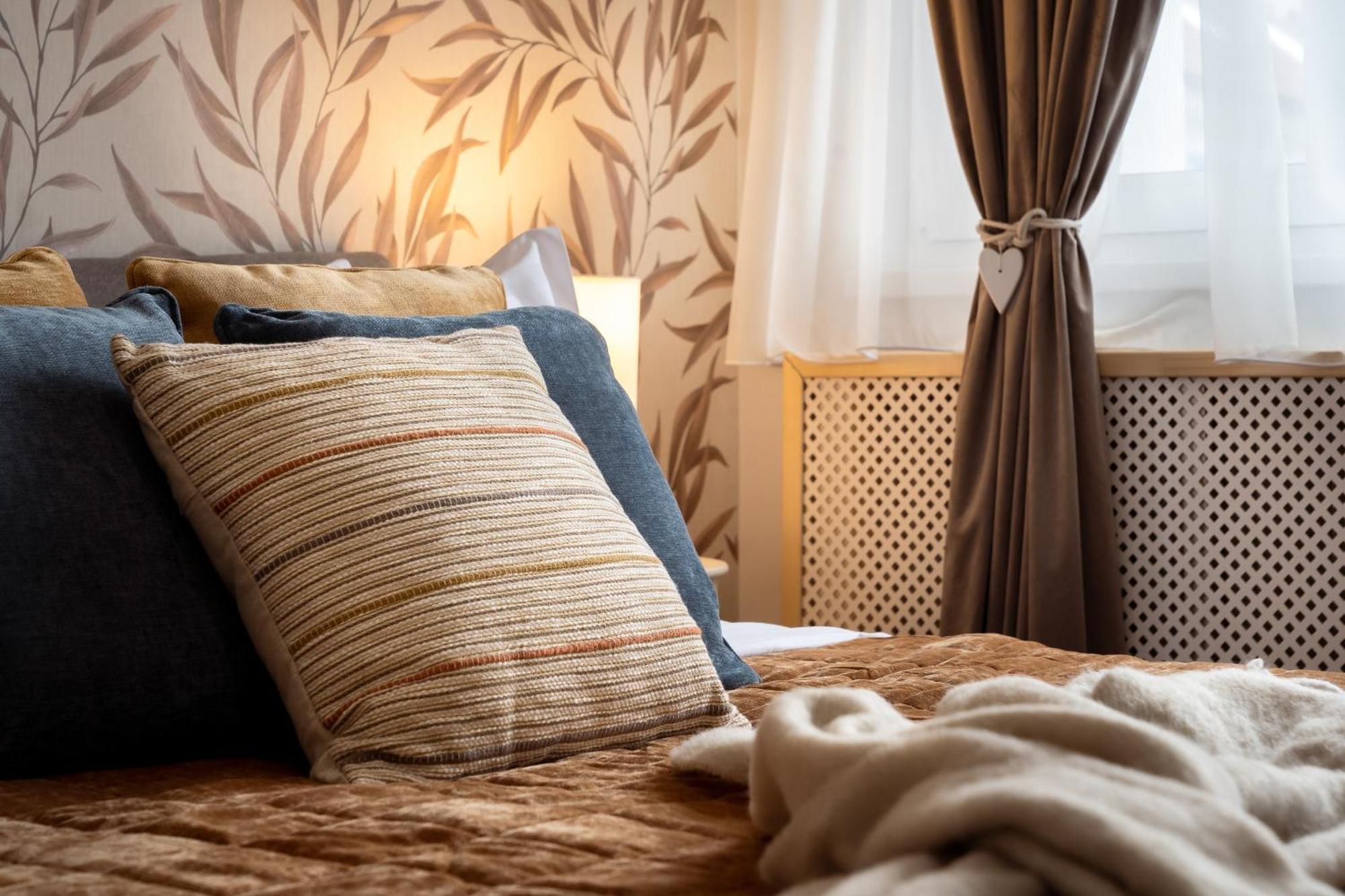 Boho Chic Escape - Hypercenter Apartment Cluj Napoca Bagian luar foto